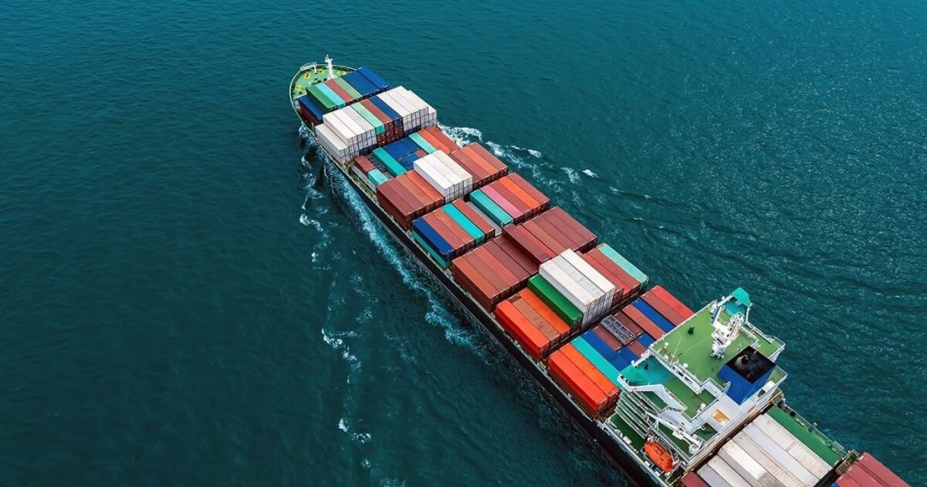 FOB trong Logistics là gì? Quy trình và trách nhiệm của người bán, người mua